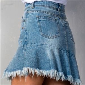 R O M E O + JULIET Denim Fringe Hem  Mini Skirt